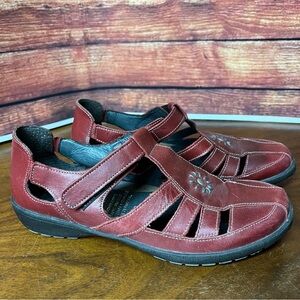 Suave Milano Red Leather Judy Fisherman Mary Jane Sandals